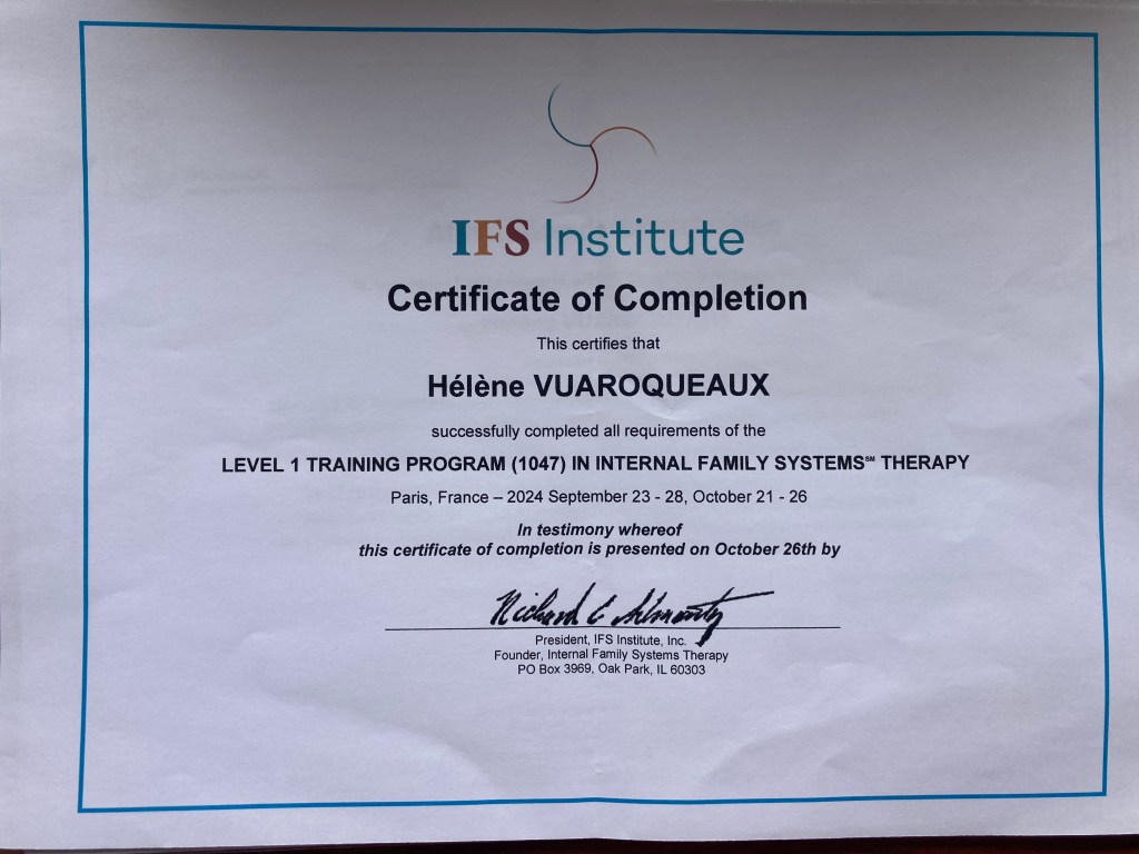 Certificat de réussite en thérapie des systèmes familiaux internes (IFS) pour Hélène VUARQUEAUX, complété en 2024, Paris.
